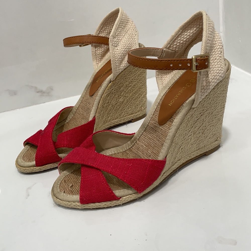 BCBG Red Wedges - Picture 3 of 4